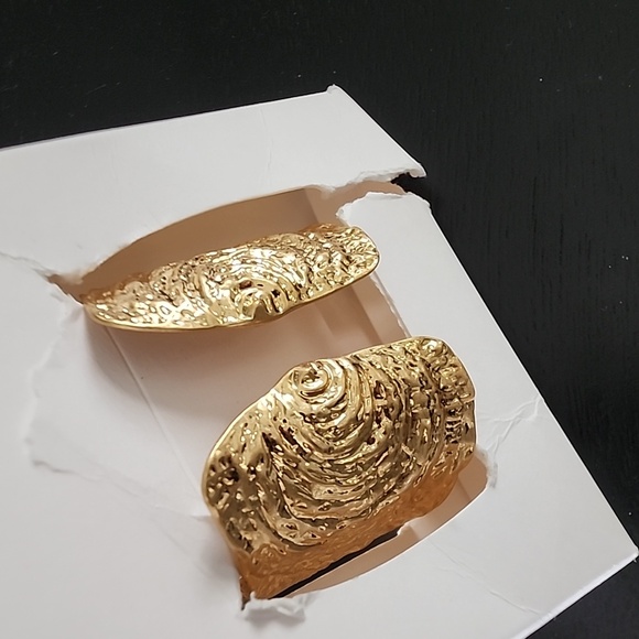 ZARA Double Shell Rigid Bracelet - Picture 8 of 11